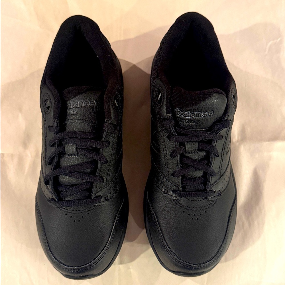 NEW Women's New balance black 928 lace walking shoes 6.5 B (Medium)